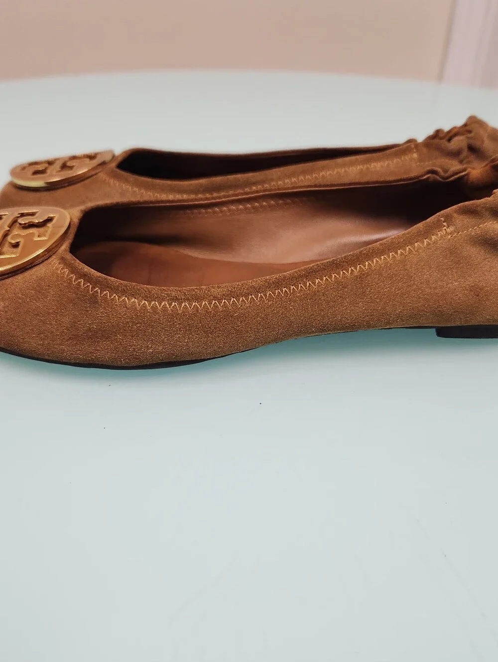 Tory Burch Tan Suede Reva Logo Ballet Flats Good  Conditions🥰😍